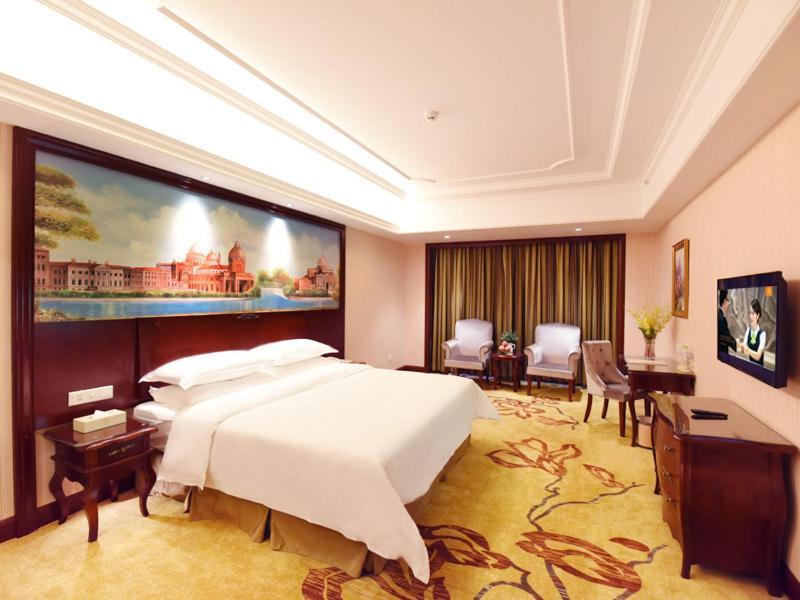 Vienna Hotel Loudi Chunyuan Pedestrian Street Extérieur photo
